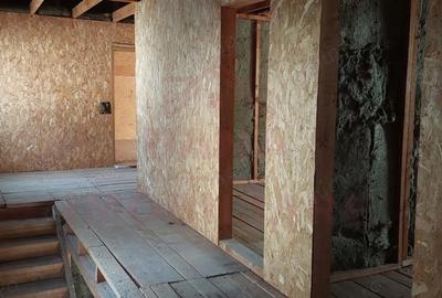 Casă cu 3 camere cu Teren 563 Mp în Rusca - 1