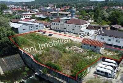 Teren de 3390 mp, în Central - 3