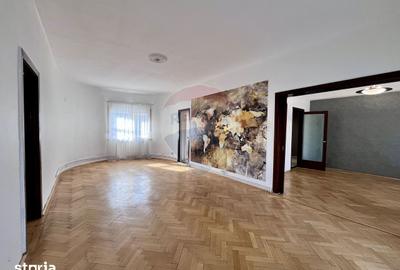 Apartament cu 4 camere decomandat în P-ța Victoriei - 3