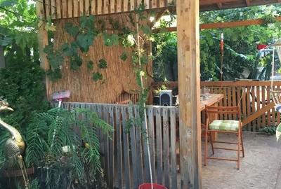 Casă individuală cu 6 camere cu Canalizare în Eroii Revoluției - 1