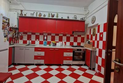 Apartament cu 4 camere - in vila -  decomandat -  Calea Călărașilor - Pta Stefan - 6