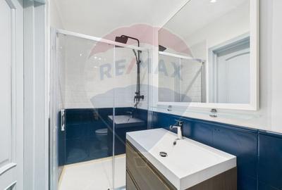 Casă cu 7 camere cu Teren 400 Mp în Central - 18