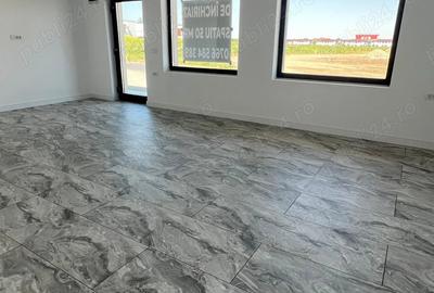 Spațiu comercial, de 50 mp, în Central - 4