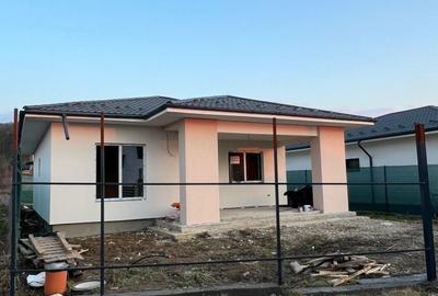 Casă cu 3 camere în Mioveni - 5