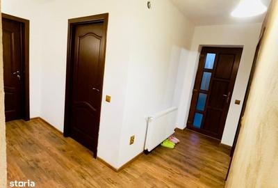 Casă cu 7 camere cu Garaj în Central