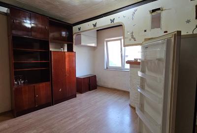 Garsoniera In Navodari 21 Mp Etaj 3 Necesita Renovare