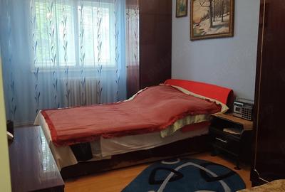 Apartament cu 3 camere decomandat în Central - 1