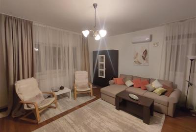 Apartament cu 2 camere semidecomandat, mobilat în Tei