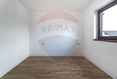 Casă cu 4 camere cu Teren 252 Mp în Tărlungeni - 40