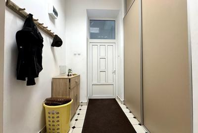 Apartament cu 3 camere semidecomandat, mobilat în Central - 13