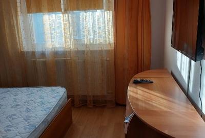 Inchiriez apartament - 2