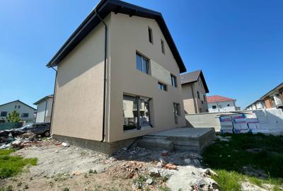 Casa individuala cu 4 camere, garaj si mansarda. Direct dezvoltator - 4