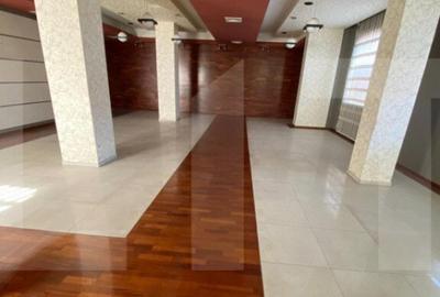 Spațiu comercial, de 753 mp, în Central - 2