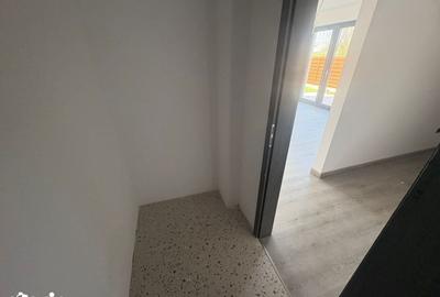 Casă cu 3 camere cu Teren 150 Mp în Central - 1