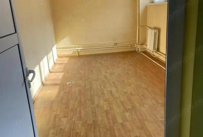 Spațiu comercial, de 353 mp, în Central - 7