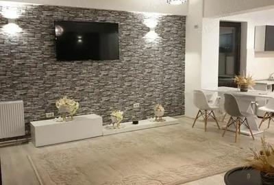 Apartament cu 3 camere decomandat în Central - 1