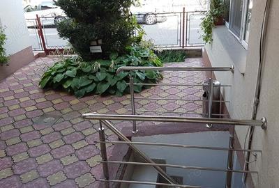 Inchiriez birou mobilat - 7