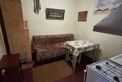 Casa 3 camere, baie, bucatarie plus garaj, Zona Centrala - 3