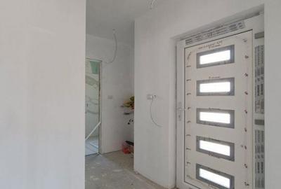 Casă cu 4 camere cu Canalizare în Chișoda - 8