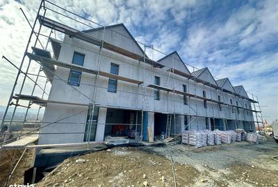 Casă cu 4 camere în Gușterița