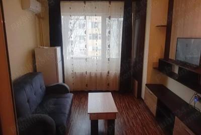 Garsonieră semidecomandată în Far