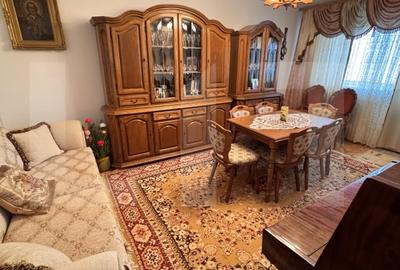Apartament cu 4 camere decomandat, mobilat în Central