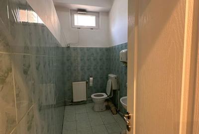 Spațiu comercial, de 50 mp, în Central - 4