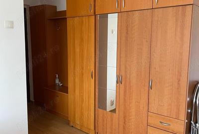 Garsonieră în Titan - 2