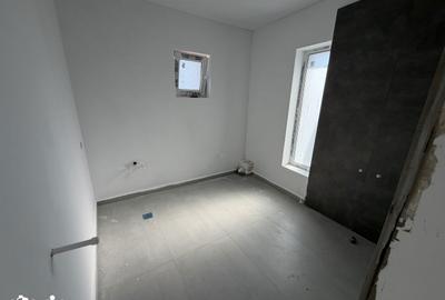 Casă cu 4 camere cu Teren 500 Mp în Central