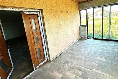 Casă cu 4 camere cu Teren 3960 Mp în Est - 7