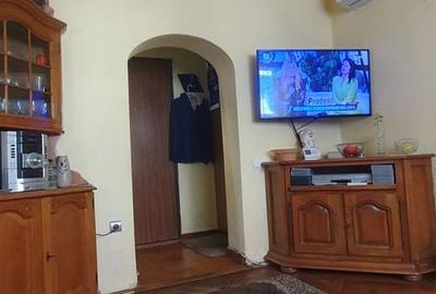 Casă cu 3 camere în Dorobanți - 1