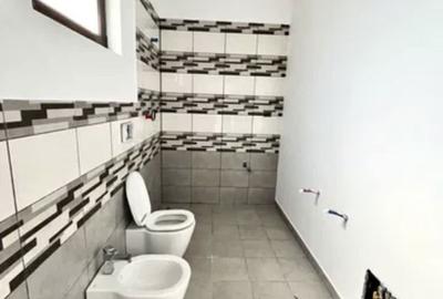 Casă cu 4 camere cu Teren 256 Mp în Chercea