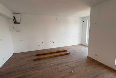 Apartament cu 3 camere decomandat în Exterior Vest - 2