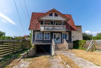 Casă individuală cu 4 camere cu Canalizare în Central - 2