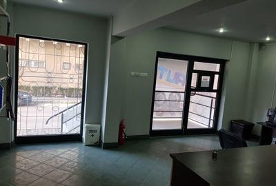Spațiu comercial, de 40 mp, în Central - 10