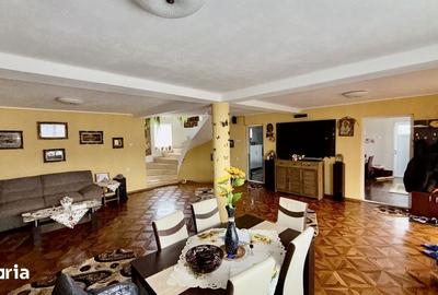Casă cu 5 camere cu Teren 3000 Mp în Budești - 7