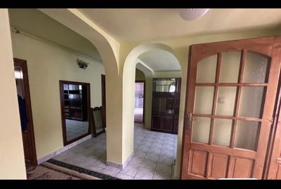 Casă cu 4 camere în Livada - 4