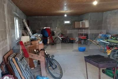 Casă cu 4 camere cu Teren 400 Mp în Lipănești - 1