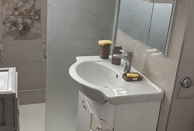 Apartament cu 2 camere semidecomandat în Tractorul - 9