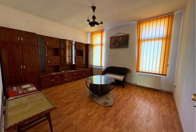 Apartament cu 3 camere decomandat în Central - 4