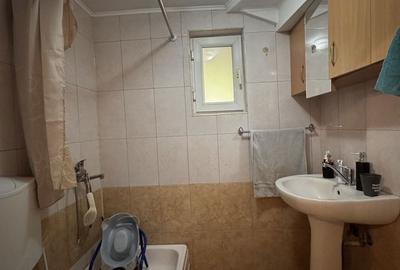 Casă cu 10 camere cu Canalizare în Central - 7
