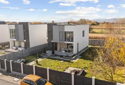 Casă cu 5 camere cu Teren 650 Mp în Sânpetru - 3