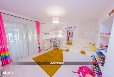 Casă cu 4 camere cu Piscina în Central - 6