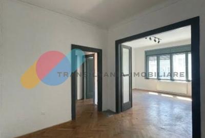 Apartament cu 4 camere, spatios si plin de caracter, ultracentral – Eroilor - 1