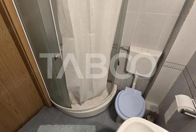 Apartament cu 4 camere semidecomandat în Lupeni - 1