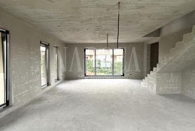 Casa 5 camere de vanzare in Salicea