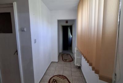 Brancoveanu ,bl.reabilitat,et.4/10,DECOMANDAT,Liber - 4