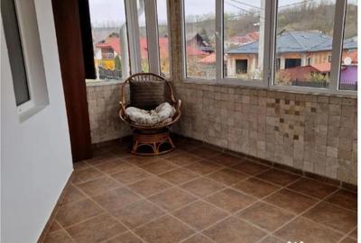 Casă cu 5 camere cu Teren 378 Mp în Șerbănești - 2
