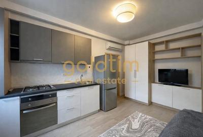 Apartament cu 2 camere semidecomandat, mobilat în Regie