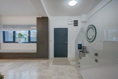 Duplex cu 5 camere cu Canalizare în Central - 8